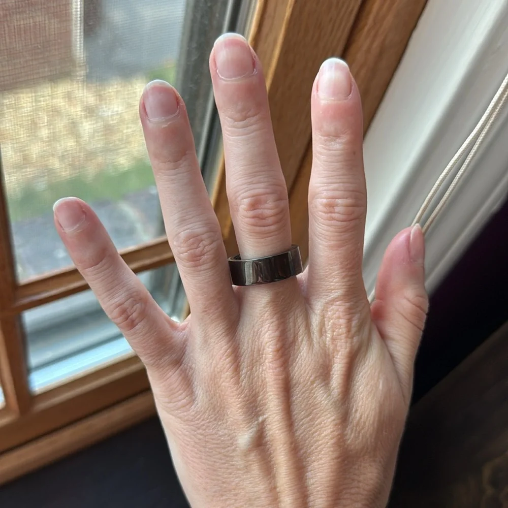 Aster black size 7 ring